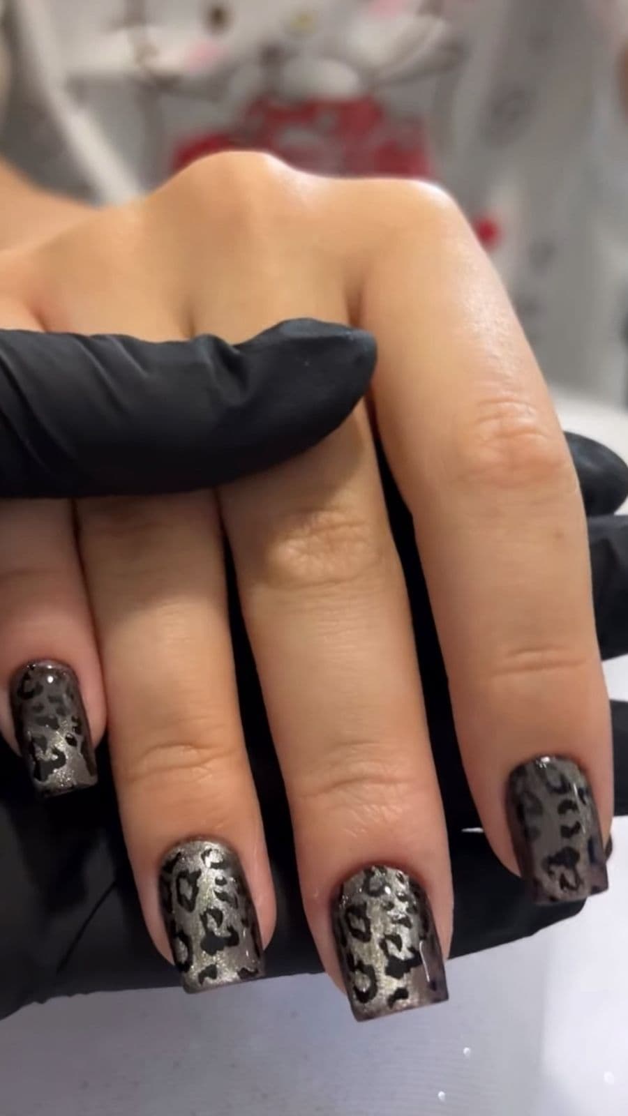 Alongamento de unhas com nail art delicada